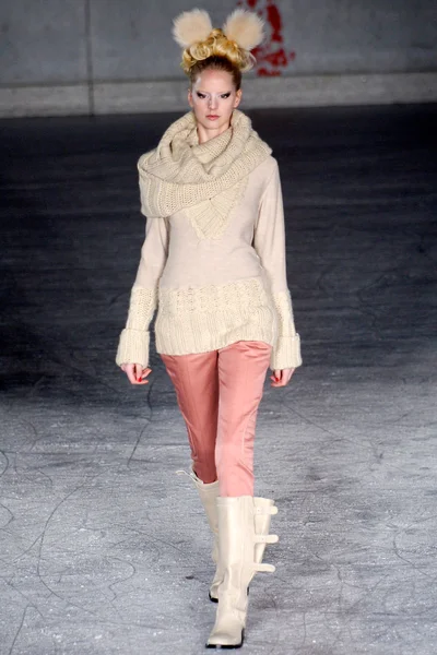 Look 11